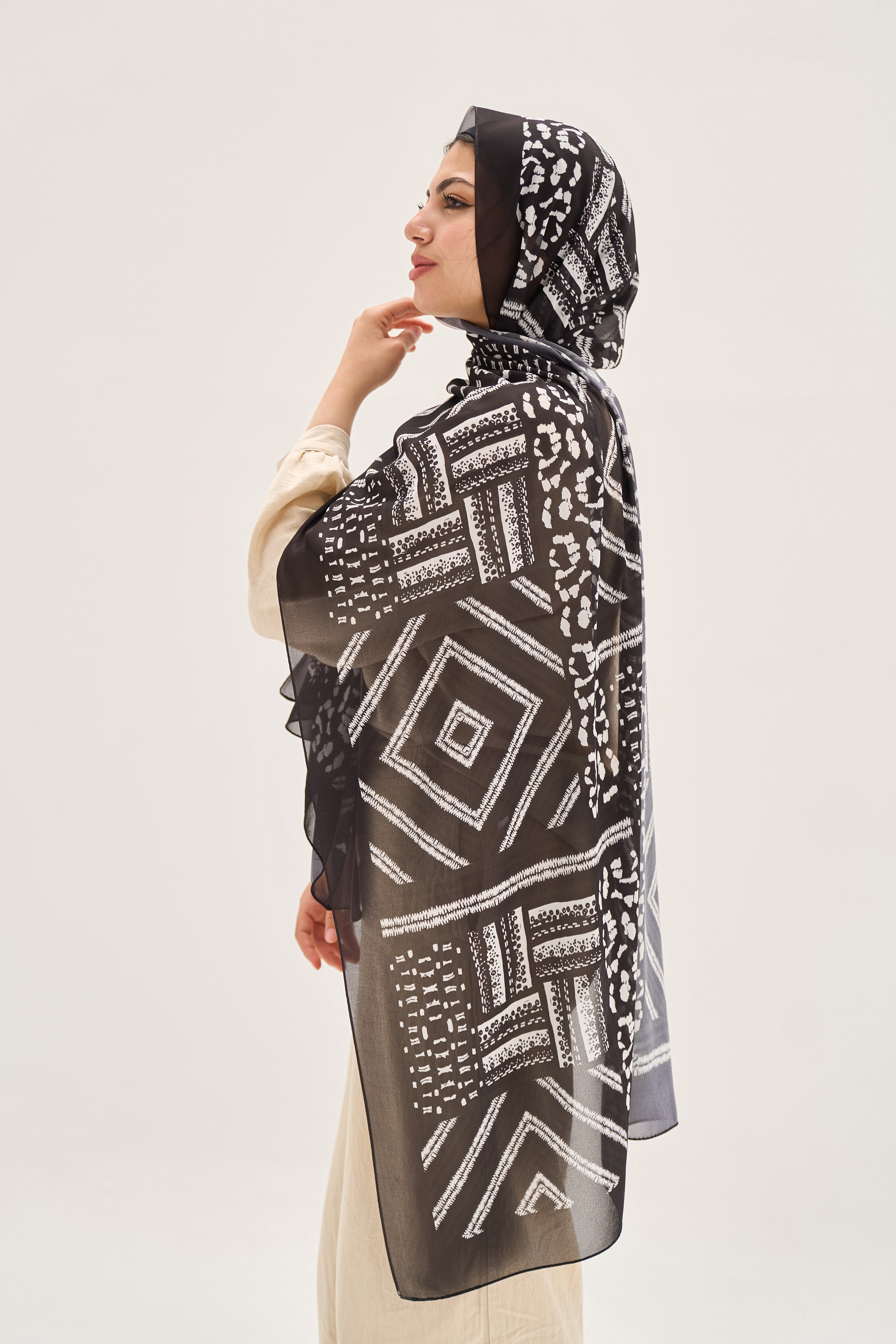 Black & White Hijab